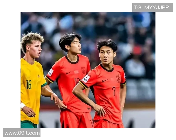 高峰：从绿茵场到人生巅峰，揭秘中国足球传奇的崛起与辉煌